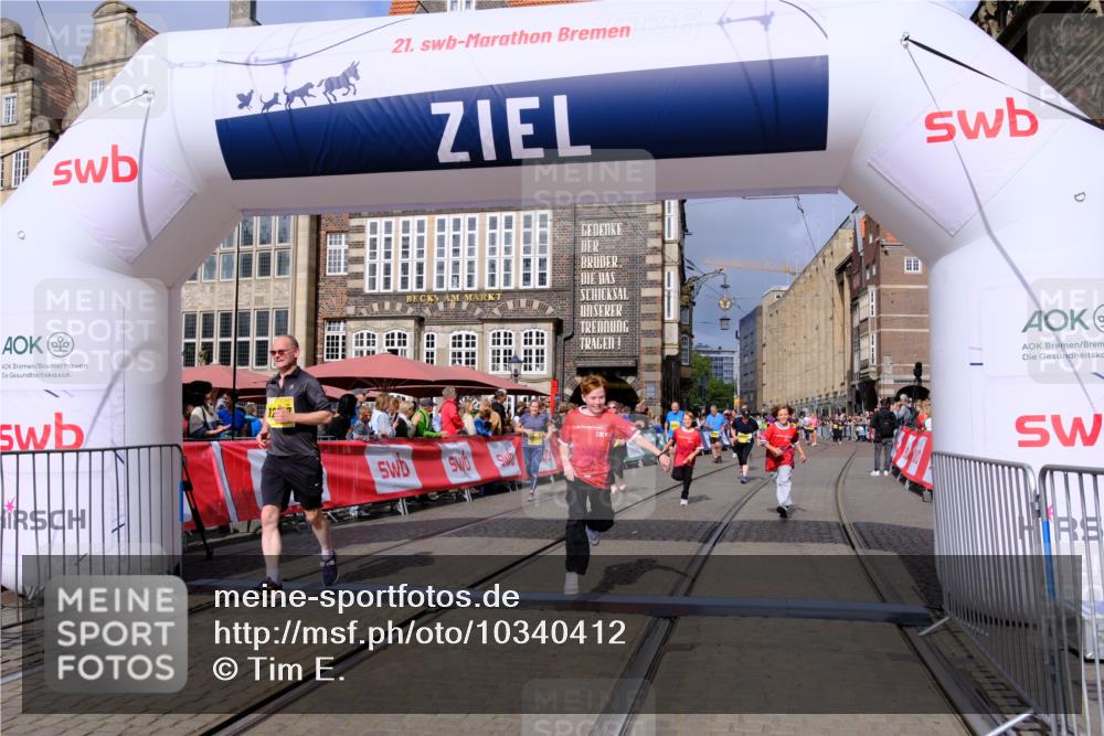 13.09.2026 - 21. swb-Marathon Bremen Tim E. http://msf.ph/oto/10340412 13.09.2026 11:10:24 Ziel 10299, 10435, 10751, 10963, 11119, 11732, 11933, 12117, 12207, 12293 meine-sportfotos.de