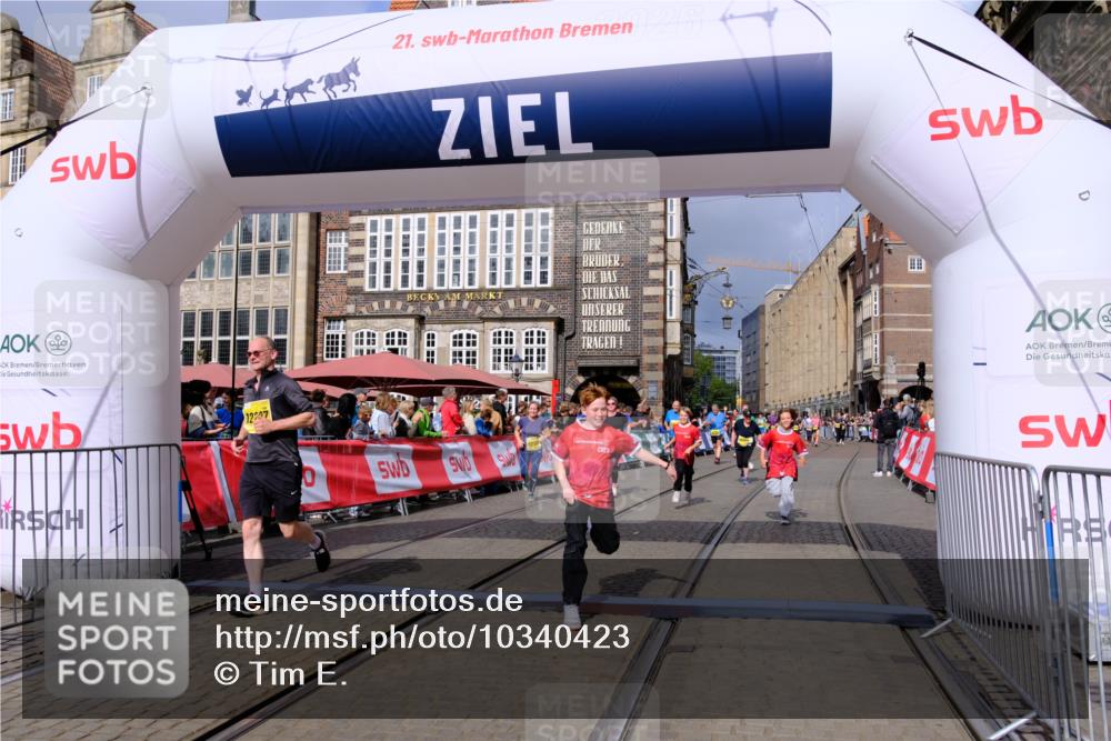13.09.2026 - 21. swb-Marathon Bremen Tim E. http://msf.ph/oto/10340423 13.09.2026 11:10:24 Ziel 10299, 10435, 10751, 10963, 11119, 11732, 11933, 12117, 12207, 12293 meine-sportfotos.de