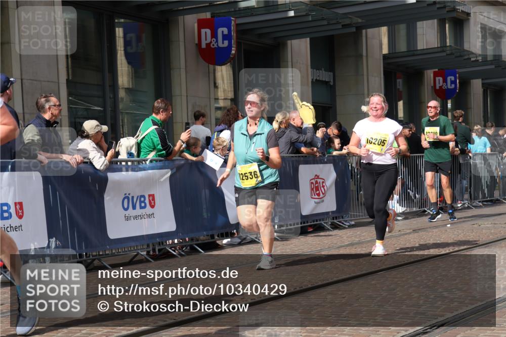 13.09.2026 - 21. swb-Marathon Bremen Strokosch-Dieckow http://msf.ph/oto/10340429 13.09.2026 11:07:12 Ziel 10138, 10205, 10279, 10280, 10363, 10364, 10488, 10501, 10505, 10580, 10595, 10695, 10748, 10907, 10935, 11123, 11223, 11246, 11417, 11643, 11767, 11865, 11899, 11917, 11924, 11934, 12020, 12167, 12168, 12173, 12194, 12210, 12266, 12277, 12419, 12509, 12536, 10156, 10360, 10378, 10663, 11100, 11246, 11257, 11393, 11439, 11600, 11684, 11696, 11759, 11822, 11823, 12255 meine-sportfotos.de