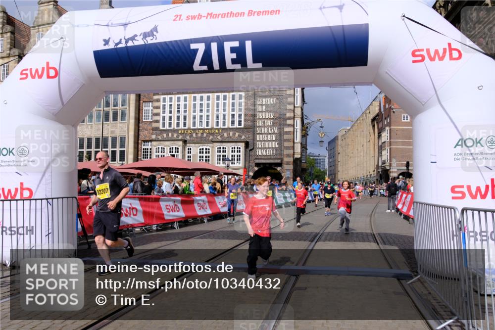 13.09.2026 - 21. swb-Marathon Bremen Tim E. http://msf.ph/oto/10340432 13.09.2026 11:10:24 Ziel 10299, 10435, 10751, 10963, 11119, 11732, 11933, 12117, 12207, 12293 meine-sportfotos.de