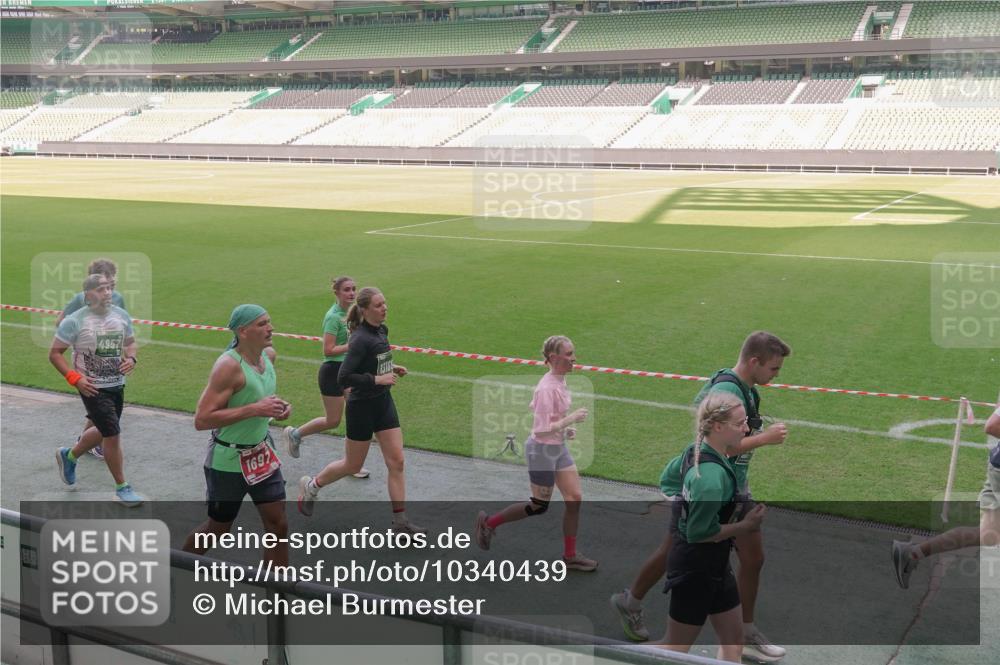 13.09.2026 - 21. swb-Marathon Bremen Michael Burmester http://msf.ph/oto/10340439 13.09.2026 13:21:04 Laufen im Stadion 258, 351, 423, 441, 464, 601, 620, 704, 782, 851, 1060, 1066, 1094, 1129, 1158, 1177, 1316, 1344, 1409, 1439, 1446, 1518, 1676, 1697, 1729, 1756, 1808, 1815, 1846, 1916, 2010, 2028, 2064, 2139, 2201, 2258, 2278, 2349, 2394, 2395, 2414, 2417, 2437, 2501, 2519, 2533, 2551, 2588, 2626, 2652, 2694, 2695, 2736, 2756, 2793, 2828, 2886, 2954, 2995, 3004, 3010, 3017, 3018, 3022, 3034, 3035, 3036, 3037, 3059, 3070, 3074, 3102, 3116, 3139, 3144, 3225, 3243, 3263, 3264, 3310, 3315 meine-sportfotos.de
