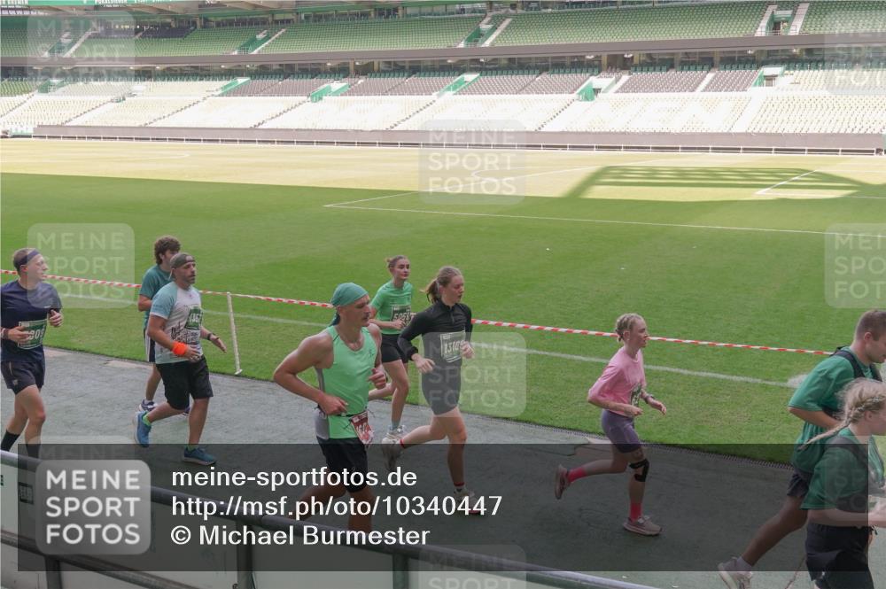13.09.2026 - 21. swb-Marathon Bremen Michael Burmester http://msf.ph/oto/10340447 13.09.2026 13:21:04 Laufen im Stadion 258, 351, 423, 441, 464, 601, 620, 704, 782, 851, 1060, 1066, 1094, 1129, 1158, 1177, 1316, 1344, 1409, 1439, 1446, 1518, 1676, 1697, 1729, 1756, 1808, 1815, 1846, 1916, 2010, 2028, 2064, 2139, 2201, 2258, 2278, 2349, 2394, 2395, 2414, 2417, 2437, 2501, 2519, 2533, 2551, 2588, 2626, 2652, 2694, 2695, 2736, 2756, 2793, 2828, 2886, 2954, 2995, 3004, 3010, 3017, 3018, 3022, 3034, 3035, 3036, 3037, 3059, 3070, 3074, 3102, 3116, 3139, 3144, 3225, 3243, 3263, 3264, 3310, 3315 meine-sportfotos.de