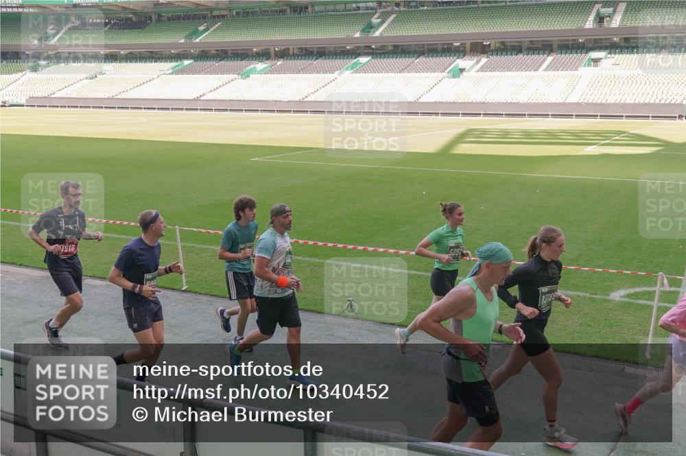 13.09.2026 - 21. swb-Marathon Bremen Michael Burmester http://msf.ph/oto/10340452 13.09.2026 13:21:05 Laufen im Stadion 258, 351, 423, 441, 464, 601, 620, 704, 782, 851, 1060, 1066, 1094, 1129, 1158, 1177, 1316, 1344, 1409, 1439, 1446, 1518, 1676, 1697, 1729, 1756, 1808, 1815, 1846, 1916, 2010, 2028, 2064, 2139, 2201, 2258, 2278, 2349, 2394, 2395, 2414, 2417, 2437, 2501, 2519, 2533, 2551, 2588, 2626, 2652, 2694, 2695, 2736, 2756, 2793, 2828, 2886, 2954, 2995, 3004, 3010, 3017, 3018, 3022, 3034, 3035, 3036, 3037, 3059, 3070, 3074, 3102, 3116, 3139, 3144, 3225, 3243, 3264, 3310, 3315 meine-sportfotos.de