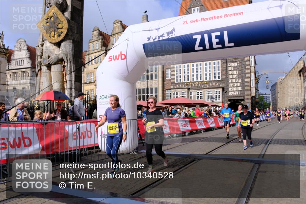 13.09.2026 - 21. swb-Marathon Bremen Tim E. http://msf.ph/oto/10340528 13.09.2026 11:10:28 Ziel 10299, 10362, 10751, 10963, 11382, 11725, 11732, 11933, 12117, 12207, 12293 meine-sportfotos.de