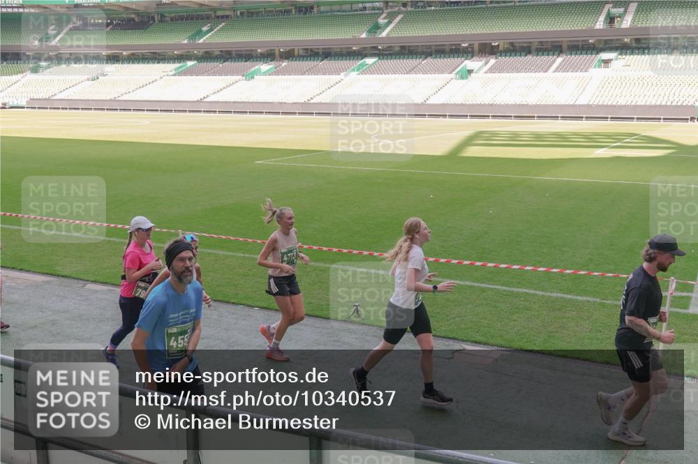 13.09.2026 - 21. swb-Marathon Bremen Michael Burmester http://msf.ph/oto/10340537 13.09.2026 13:21:17 Laufen im Stadion 128, 258, 351, 423, 441, 464, 601, 620, 704, 782, 851, 1060, 1066, 1094, 1129, 1158, 1177, 1316, 1344, 1409, 1417, 1439, 1446, 1518, 1676, 1697, 1729, 1756, 1808, 1815, 1846, 2010, 2028, 2064, 2139, 2201, 2258, 2278, 2349, 2394, 2395, 2414, 2417, 2437, 2501, 2519, 2533, 2551, 2588, 2652, 2660, 2694, 2695, 2736, 2756, 2793, 2828, 2886, 2954, 2964, 2995, 3004, 3010, 3017, 3018, 3022, 3034, 3035, 3036, 3037, 3059, 3070, 3074, 3102, 3139, 3144, 3225, 3264, 3310 meine-sportfotos.de