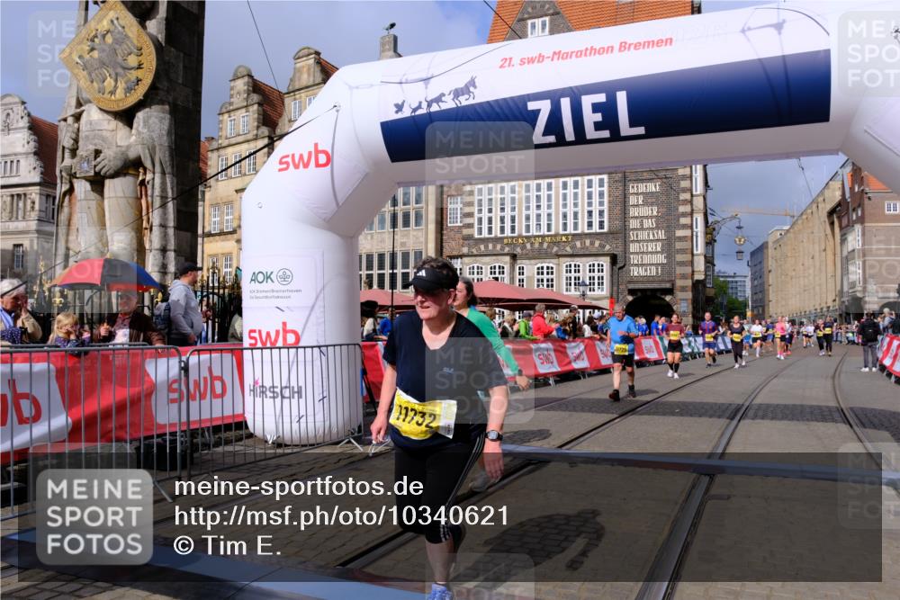 13.09.2026 - 21. swb-Marathon Bremen Tim E. http://msf.ph/oto/10340621 13.09.2026 11:10:30 Ziel 10361, 10362, 10751, 10963, 11080, 11382, 11725, 11732, 11933, 12117, 12207, 12293 meine-sportfotos.de