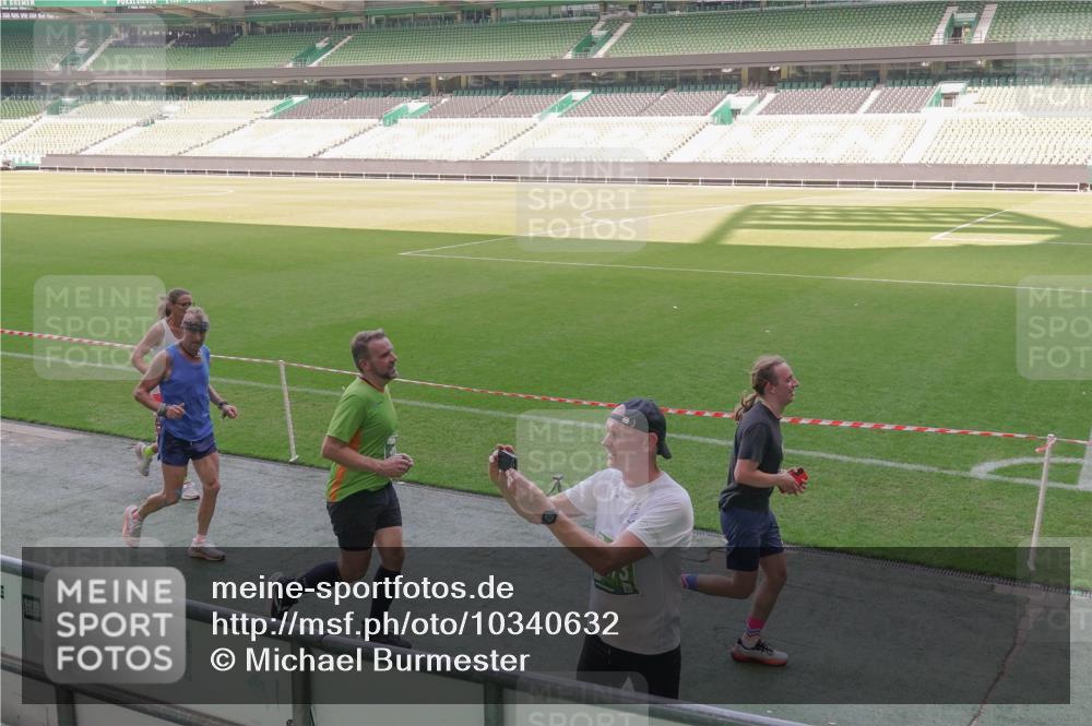 13.09.2026 - 21. swb-Marathon Bremen Michael Burmester http://msf.ph/oto/10340632 13.09.2026 13:21:31 Laufen im Stadion 128, 258, 343, 351, 423, 441, 601, 620, 704, 782, 851, 1060, 1094, 1129, 1158, 1177, 1316, 1344, 1409, 1417, 1439, 1446, 1518, 1669, 1676, 1697, 1729, 1756, 1808, 1815, 1846, 2010, 2064, 2139, 2201, 2258, 2278, 2290, 2349, 2394, 2395, 2414, 2417, 2437, 2501, 2519, 2533, 2551, 2588, 2619, 2632, 2652, 2660, 2685, 2694, 2695, 2736, 2793, 2828, 2886, 2954, 2964, 2995, 3004, 3010, 3017, 3018, 3022, 3034, 3035, 3036, 3037, 3070, 3074, 3102, 3139, 3144, 3225, 3264, 3310, 3682 meine-sportfotos.de