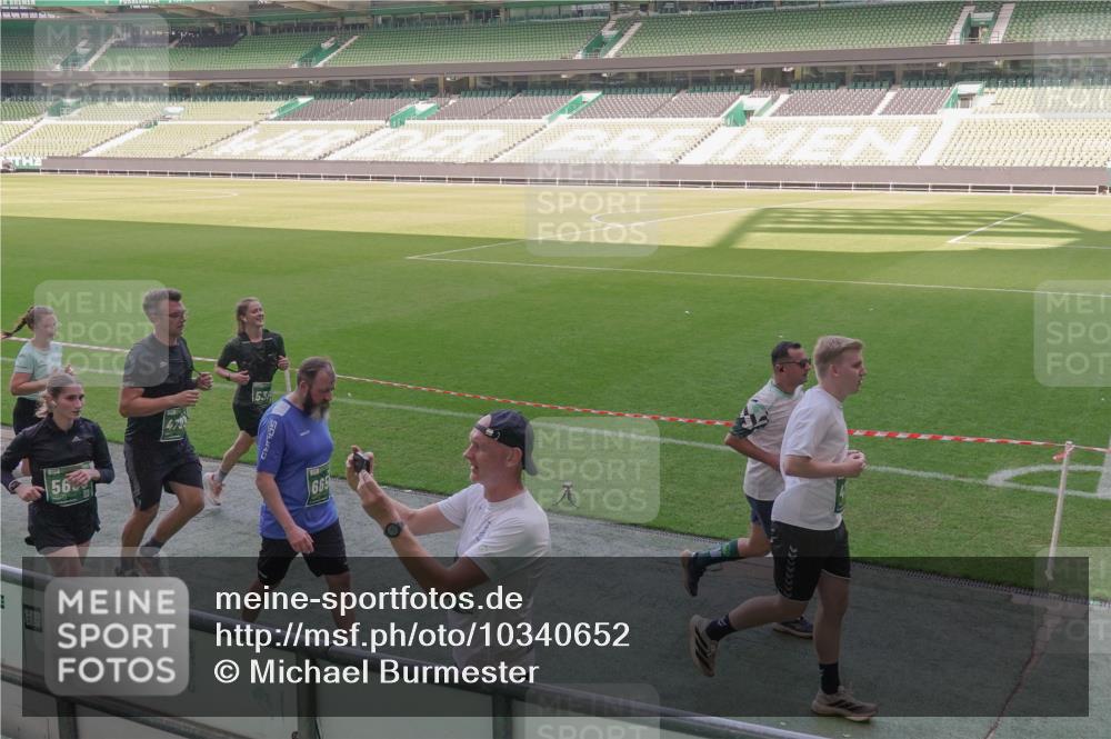 13.09.2026 - 21. swb-Marathon Bremen Michael Burmester http://msf.ph/oto/10340652 13.09.2026 13:21:34 Laufen im Stadion 128, 258, 343, 351, 423, 441, 601, 620, 704, 782, 851, 1060, 1094, 1129, 1158, 1177, 1316, 1344, 1409, 1417, 1439, 1446, 1518, 1669, 1676, 1697, 1729, 1756, 1808, 1815, 1846, 2010, 2064, 2139, 2201, 2258, 2278, 2290, 2349, 2394, 2395, 2414, 2417, 2437, 2501, 2519, 2533, 2551, 2588, 2619, 2632, 2652, 2660, 2685, 2694, 2695, 2711, 2736, 2793, 2828, 2886, 2954, 2964, 2995, 3004, 3010, 3017, 3018, 3022, 3034, 3035, 3036, 3037, 3070, 3074, 3102, 3139, 3144, 3225, 3264, 3351, 3682 meine-sportfotos.de