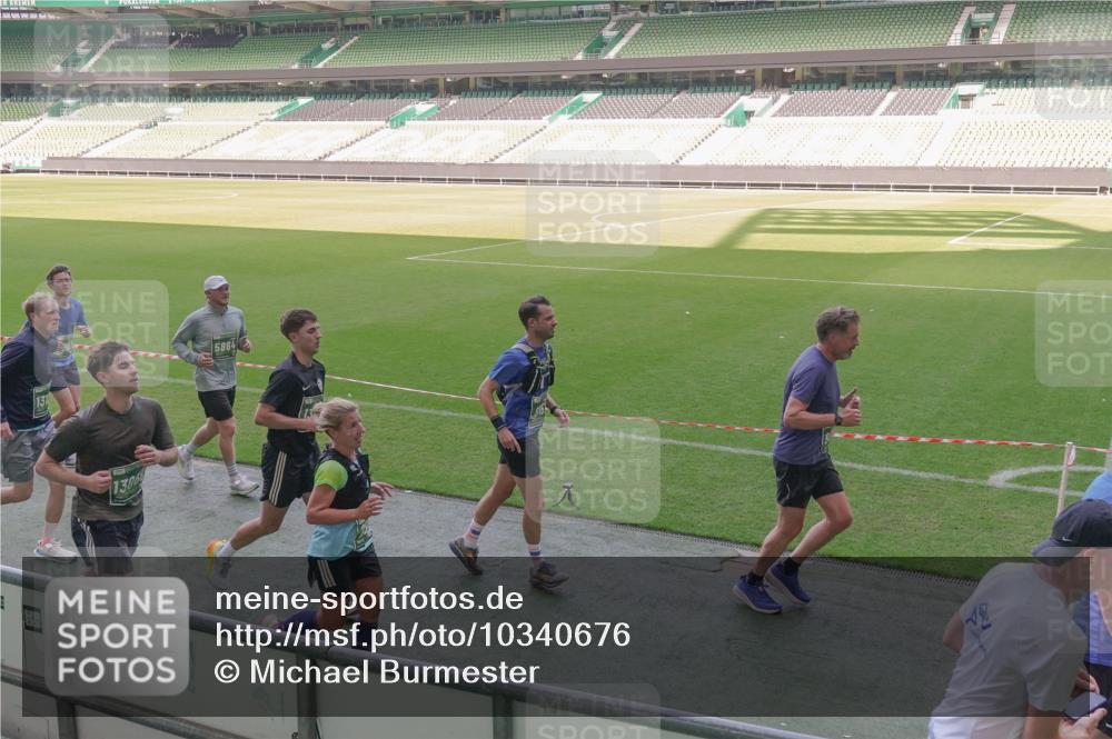 13.09.2026 - 21. swb-Marathon Bremen Michael Burmester http://msf.ph/oto/10340676 13.09.2026 13:21:37 Laufen im Stadion 128, 258, 343, 351, 423, 441, 601, 620, 704, 782, 851, 1060, 1094, 1129, 1158, 1177, 1316, 1344, 1409, 1417, 1439, 1446, 1518, 1657, 1669, 1676, 1697, 1729, 1808, 1846, 2010, 2064, 2139, 2201, 2258, 2278, 2290, 2349, 2394, 2395, 2414, 2417, 2437, 2501, 2519, 2551, 2588, 2619, 2632, 2652, 2660, 2685, 2711, 2736, 2793, 2828, 2886, 2954, 2964, 2995, 3004, 3010, 3017, 3018, 3022, 3034, 3035, 3036, 3037, 3070, 3074, 3102, 3139, 3144, 3225, 3264, 3351, 3682, 3784 meine-sportfotos.de