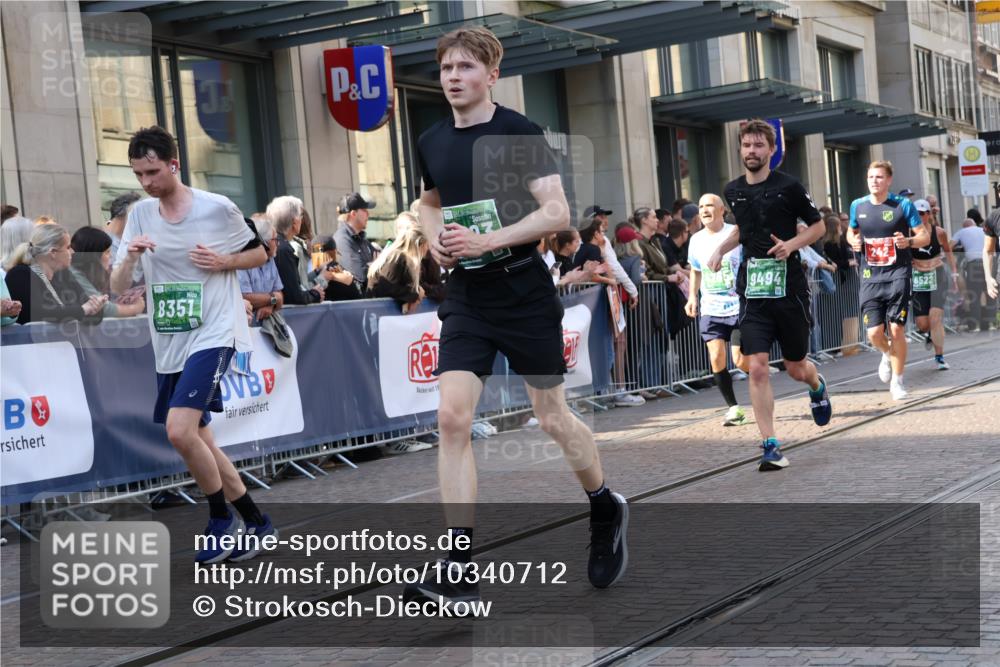 13.09.2026 - 21. swb-Marathon Bremen Strokosch-Dieckow http://msf.ph/oto/10340712 13.09.2026 13:27:26 Ziel 323, 440, 488, 534, 762, 857, 940, 1006, 1456, 1932, 2668, 2686, 3013, 3135, 3460, 3521, 3576, 3970, 4106, 4133, 4265, 4421, 4496, 4593, 4744, 5081, 5462, 5557, 6067, 6468, 6522, 7042, 7138, 7358, 8351, 9067, 9494, 9727, 13198, 242, 593, 940, 1373, 1493, 1494, 1574, 2345, 2454, 3273, 3385, 3496, 4121, 4558, 5220, 5290, 5358, 5616, 6071, 6288, 6306, 6776, 7072, 7110, 7849, 8219, 9159, 9343, 9760, 10112, 10113, 13147 meine-sportfotos.de
