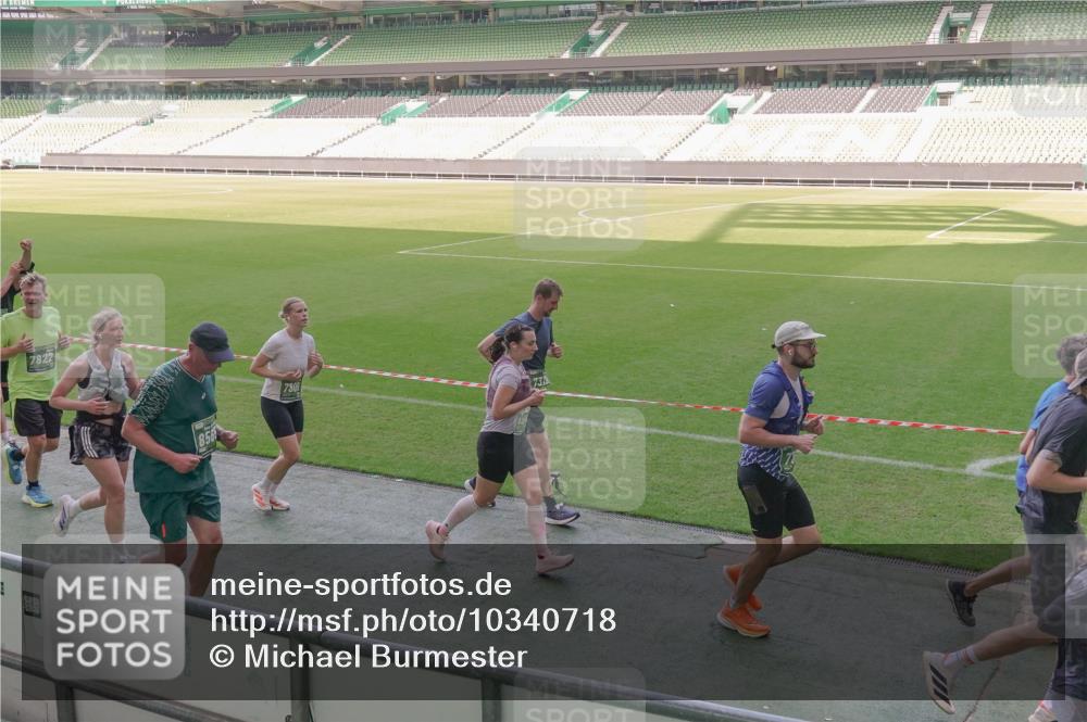 13.09.2026 - 21. swb-Marathon Bremen Michael Burmester http://msf.ph/oto/10340718 13.09.2026 13:21:41 Laufen im Stadion 128, 258, 343, 351, 423, 441, 601, 620, 704, 782, 851, 1060, 1094, 1158, 1177, 1316, 1344, 1409, 1417, 1439, 1446, 1518, 1657, 1669, 1676, 1697, 1729, 1808, 1846, 2010, 2064, 2139, 2201, 2258, 2278, 2290, 2349, 2394, 2395, 2414, 2417, 2437, 2501, 2519, 2551, 2588, 2619, 2632, 2652, 2660, 2685, 2711, 2736, 2793, 2828, 2886, 2954, 2964, 2995, 3004, 3010, 3017, 3018, 3022, 3034, 3035, 3036, 3037, 3070, 3074, 3102, 3139, 3144, 3225, 3351, 3682, 3784, 1506 meine-sportfotos.de