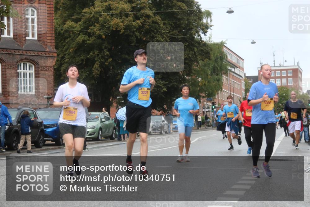 13.09.2026 - Kiel Lauf Markus Tischler http://msf.ph/oto/10340751 13.09.2026 11:07:13 Fleethörn 11884, 3227, 12008, 2630, 3086, 12016 meine-sportfotos.de