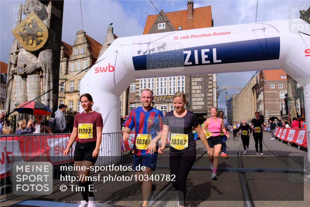 13.09.2026 - 21. swb-Marathon Bremen Tim E. http://msf.ph/oto/10340782 13.09.2026 11:10:38 Ziel 10002, 10169, 10361, 10362, 10706, 10719, 10791, 10890, 10963, 11080, 11382, 11725, 11732, 11933, 11957, 11982, 12117, 12227, 12293, 12454, 12550 meine-sportfotos.de