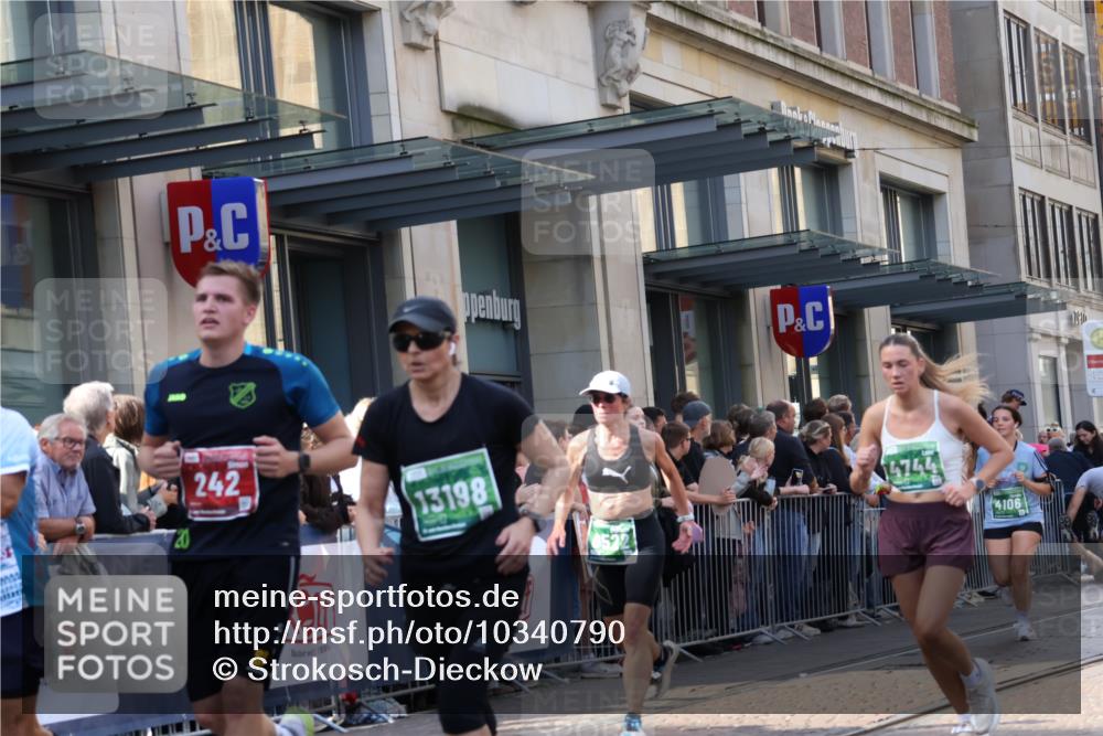 13.09.2026 - 21. swb-Marathon Bremen Strokosch-Dieckow http://msf.ph/oto/10340790 13.09.2026 13:27:29 Ziel 440, 488, 534, 762, 857, 1456, 1932, 2668, 2686, 3013, 3135, 3460, 3480, 3576, 3970, 4106, 4133, 4265, 4421, 4496, 4593, 4744, 5081, 5462, 5557, 6067, 6468, 6522, 7042, 7138, 7358, 8188, 8351, 9067, 9145, 9494, 9727, 13069, 13198, 242, 323, 593, 940, 1006, 1373, 1574, 2345, 2668, 3273, 3385, 3496, 3521, 4558, 5220, 5290, 5358, 5616, 6071, 6288, 6306, 6776, 7110, 7849, 8219, 9159, 9343, 9760, 10112, 10113, 13147 meine-sportfotos.de