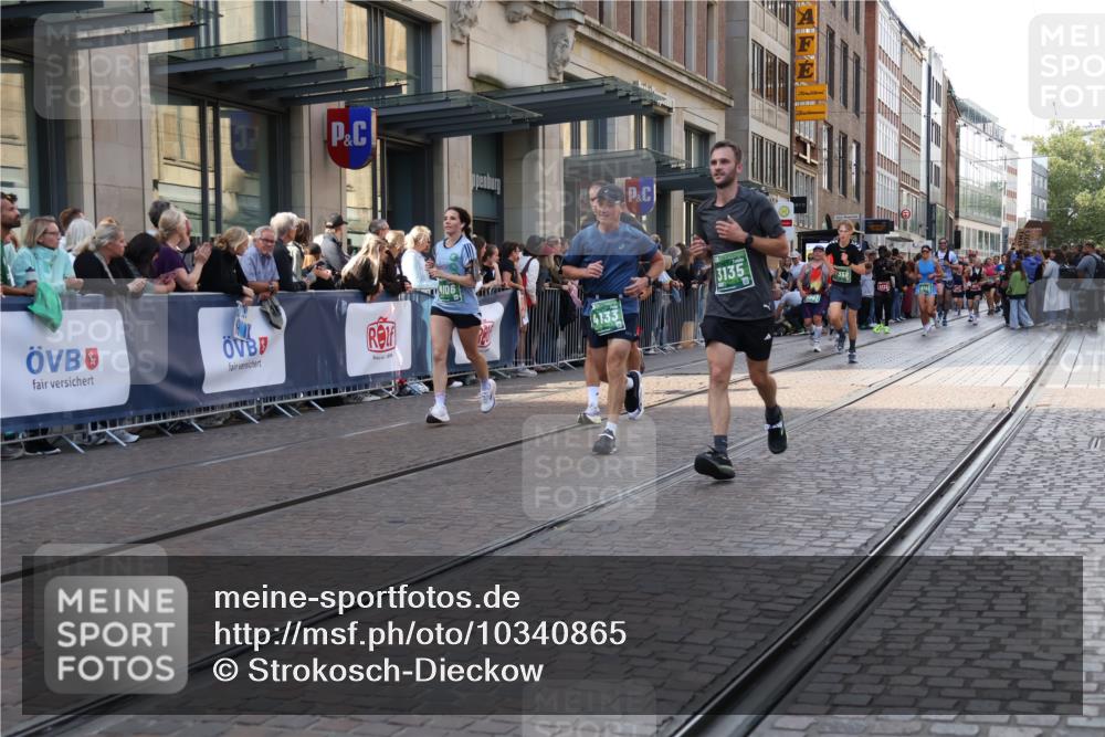 13.09.2026 - 21. swb-Marathon Bremen Strokosch-Dieckow http://msf.ph/oto/10340865 13.09.2026 13:27:32 Ziel 440, 488, 534, 762, 857, 1343, 1456, 1932, 2686, 3013, 3135, 3480, 3576, 3970, 4106, 4133, 4265, 4421, 4496, 4593, 4744, 5462, 6067, 6468, 6522, 7042, 7138, 7358, 8188, 8351, 9067, 9145, 9494, 9727, 13069, 13198, 242, 323, 593, 940, 1006, 1373, 1574, 2345, 2668, 3273, 3385, 3460, 3496, 3521, 4558, 5081, 5220, 5290, 5358, 5557, 5616, 6071, 6288, 6306, 7110, 7849, 8219, 9159, 9343, 9760, 10112, 10113, 13147 meine-sportfotos.de