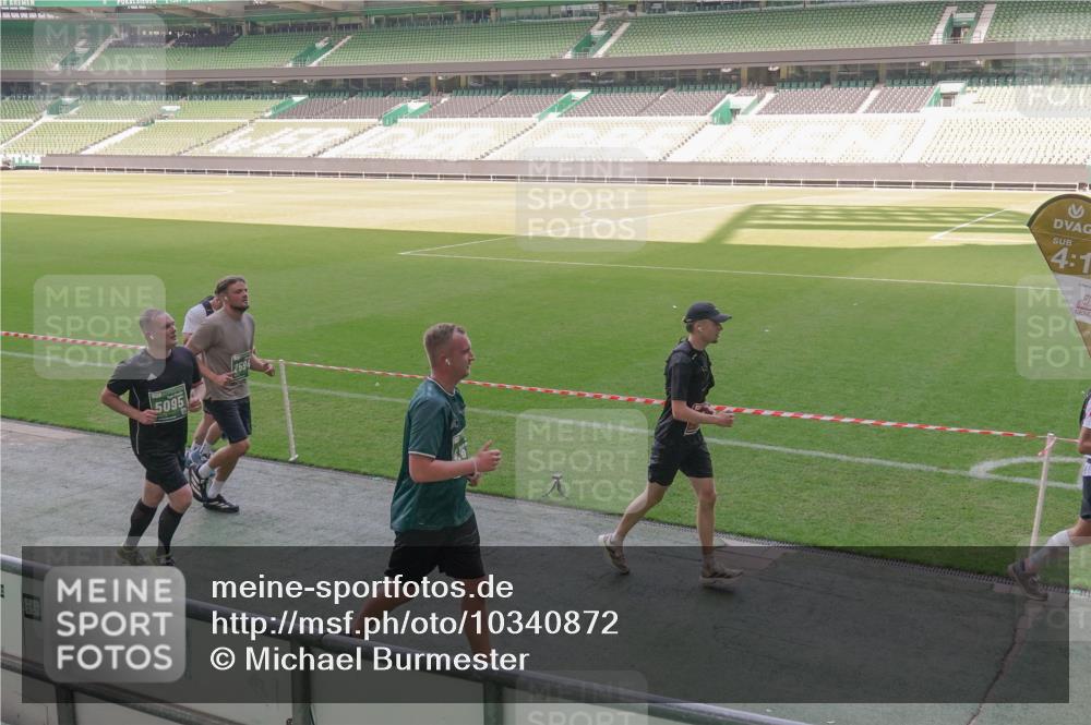 13.09.2026 - 21. swb-Marathon Bremen Michael Burmester http://msf.ph/oto/10340872 13.09.2026 13:21:59 Laufen im Stadion 128, 160, 211, 258, 343, 351, 423, 441, 571, 601, 620, 704, 782, 851, 1060, 1094, 1157, 1158, 1177, 1259, 1316, 1344, 1417, 1439, 1518, 1657, 1669, 1676, 1691, 1729, 1808, 1846, 1883, 2139, 2201, 2258, 2278, 2290, 2394, 2395, 2414, 2417, 2437, 2504, 2519, 2551, 2588, 2619, 2632, 2652, 2660, 2685, 2711, 2736, 2793, 2828, 2886, 2954, 2964, 2995, 3004, 3010, 3022, 3034, 3070, 3074, 3102, 3144, 3225, 3351, 3682, 3784, 4020, 4431, 4584, 1506 meine-sportfotos.de