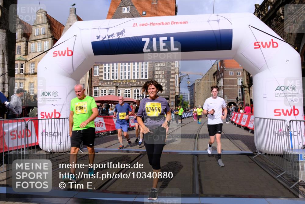 13.09.2026 - 21. swb-Marathon Bremen Tim E. http://msf.ph/oto/10340880 13.09.2026 11:10:45 Ziel 10002, 10169, 10247, 10361, 10362, 10422, 10706, 10719, 10768, 10791, 10890, 11080, 11283, 11298, 11300, 11382, 11725, 11957, 11982, 12183, 12227, 12454, 12550 meine-sportfotos.de