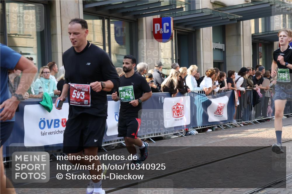 13.09.2026 - 21. swb-Marathon Bremen Strokosch-Dieckow http://msf.ph/oto/10340925 13.09.2026 13:27:34 Ziel 440, 488, 534, 762, 1343, 1456, 1932, 2686, 3013, 3135, 3480, 3576, 3970, 4106, 4133, 4265, 4496, 4593, 4744, 5462, 6067, 6468, 6522, 7042, 7138, 7358, 8188, 8351, 8656, 9067, 9145, 9494, 9727, 13069, 13198, 242, 323, 593, 857, 940, 1006, 1373, 1574, 2345, 2668, 3273, 3385, 3460, 3496, 3521, 4421, 4558, 5081, 5220, 5290, 5358, 5557, 5616, 6071, 6288, 6306, 7110, 9159, 9343, 9760, 10112, 10113, 13147 meine-sportfotos.de