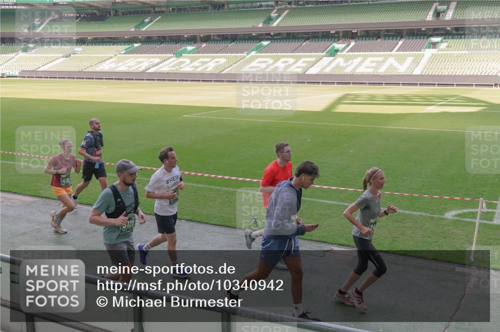 13.09.2026 - 21. swb-Marathon Bremen Michael Burmester http://msf.ph/oto/10340942 13.09.2026 13:22:06 Laufen im Stadion 128, 160, 211, 258, 343, 351, 423, 441, 571, 601, 620, 782, 851, 1060, 1094, 1157, 1158, 1177, 1259, 1316, 1344, 1417, 1439, 1518, 1657, 1669, 1676, 1691, 1729, 1808, 1846, 1883, 2139, 2201, 2258, 2278, 2290, 2394, 2395, 2414, 2504, 2551, 2619, 2632, 2652, 2660, 2685, 2711, 2736, 2828, 2954, 2964, 2995, 3004, 3010, 3022, 3034, 3070, 3074, 3144, 3225, 3351, 3530, 3682, 3784, 4020, 4054, 4406, 4407, 4431, 4584, 1506 meine-sportfotos.de