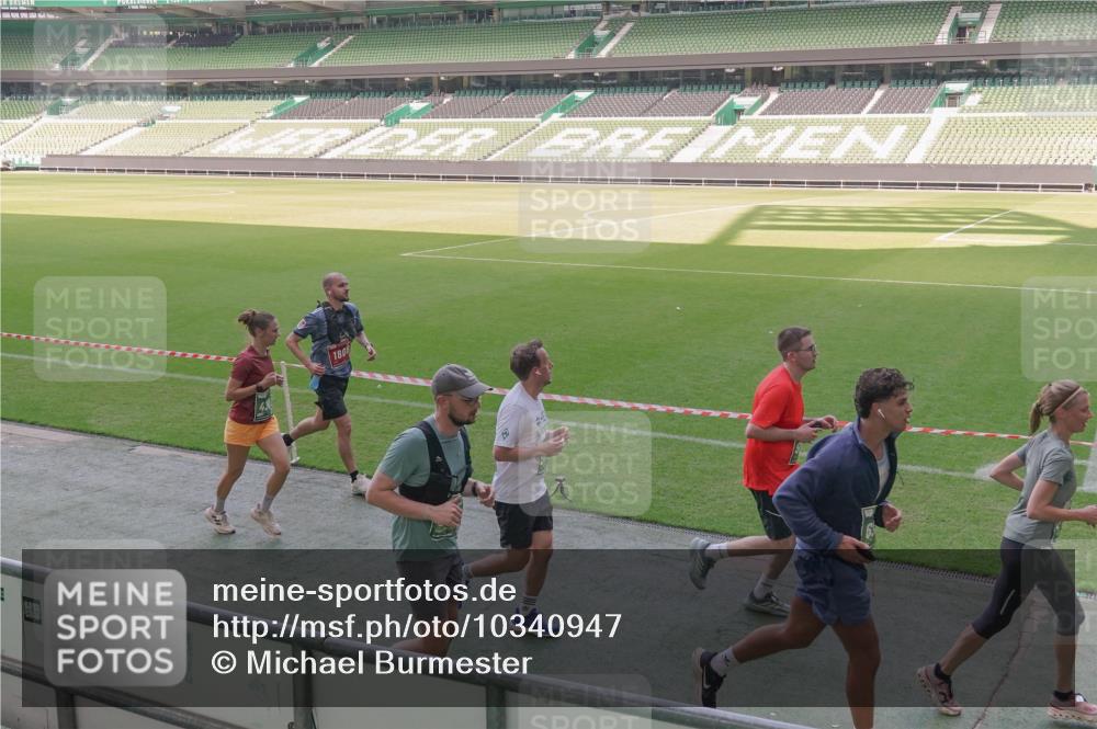 13.09.2026 - 21. swb-Marathon Bremen Michael Burmester http://msf.ph/oto/10340947 13.09.2026 13:22:07 Laufen im Stadion 128, 160, 211, 258, 343, 351, 423, 441, 571, 601, 620, 782, 851, 1060, 1094, 1157, 1158, 1177, 1259, 1316, 1344, 1417, 1439, 1518, 1657, 1669, 1676, 1691, 1729, 1808, 1846, 1883, 2139, 2201, 2258, 2278, 2290, 2414, 2504, 2551, 2619, 2632, 2652, 2660, 2685, 2711, 2736, 2828, 2954, 2964, 2995, 3004, 3010, 3022, 3034, 3070, 3074, 3144, 3225, 3351, 3530, 3682, 3784, 4020, 4054, 4406, 4407, 4431, 4584, 1506 meine-sportfotos.de