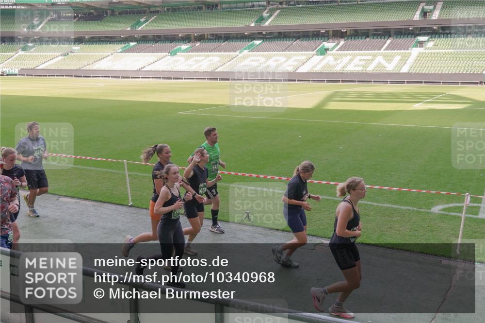 13.09.2026 - 21. swb-Marathon Bremen Michael Burmester http://msf.ph/oto/10340968 13.09.2026 13:22:11 Laufen im Stadion 128, 160, 211, 258, 343, 351, 423, 441, 571, 601, 620, 782, 851, 1060, 1094, 1157, 1158, 1177, 1259, 1316, 1344, 1417, 1439, 1518, 1657, 1669, 1676, 1691, 1729, 1808, 1846, 1883, 2139, 2201, 2213, 2258, 2278, 2290, 2414, 2504, 2526, 2551, 2619, 2632, 2652, 2660, 2685, 2711, 2736, 2828, 2954, 2964, 2995, 3004, 3010, 3022, 3034, 3070, 3074, 3144, 3225, 3351, 3530, 3682, 3784, 4020, 4054, 4406, 4407, 4431, 4584, 1506 meine-sportfotos.de