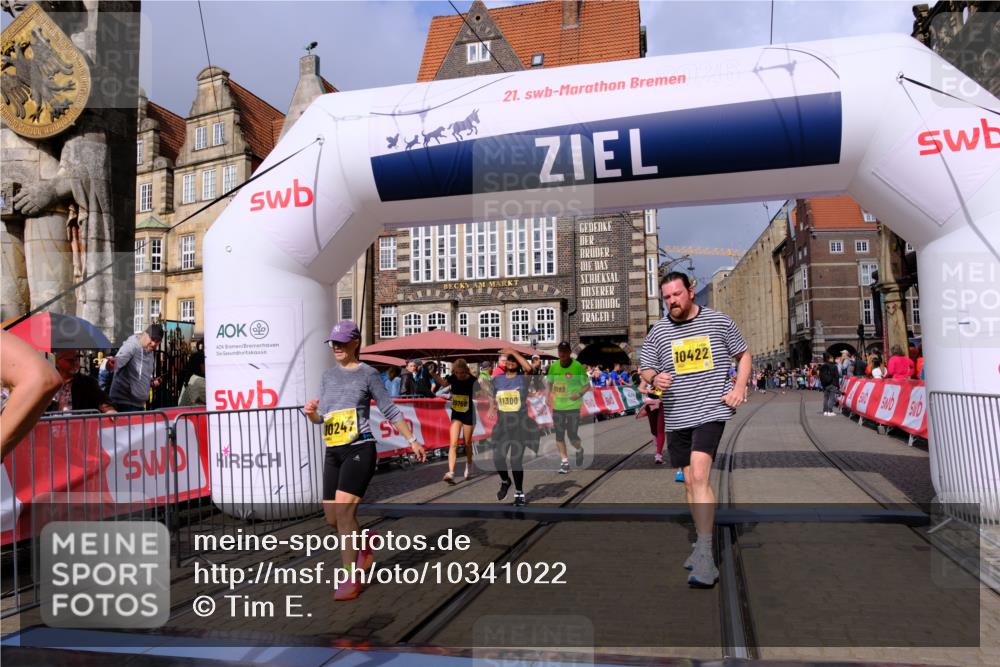 13.09.2026 - 21. swb-Marathon Bremen Tim E. http://msf.ph/oto/10341022 13.09.2026 11:10:49 Ziel 10002, 10169, 10247, 10361, 10422, 10706, 10719, 10768, 10791, 10890, 11080, 11283, 11298, 11300, 11309, 11583, 11736, 11957, 11982, 12183, 12227, 12454, 12550 meine-sportfotos.de