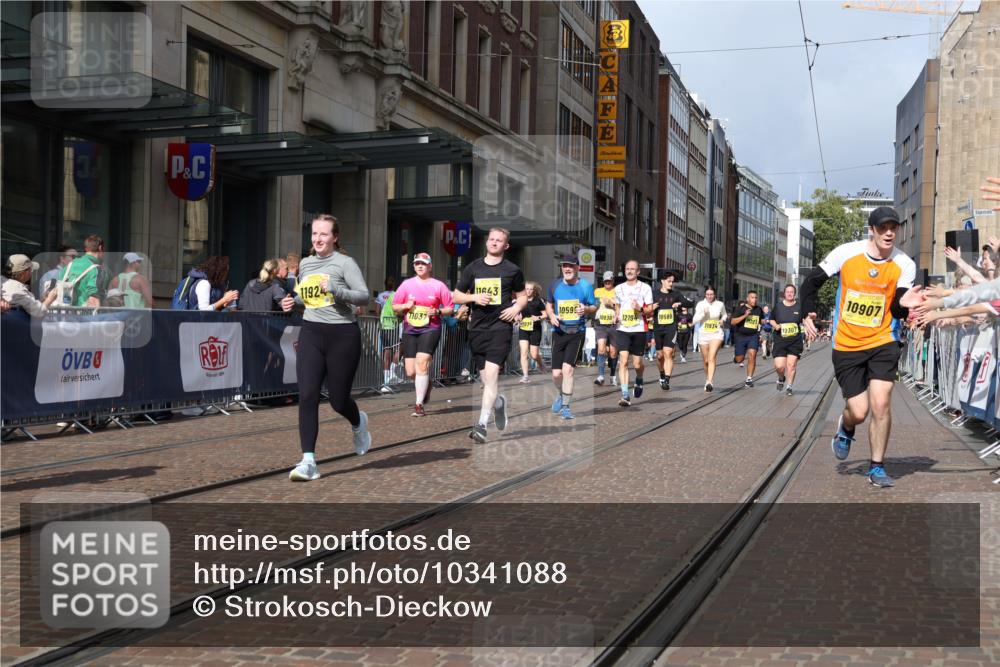 13.09.2026 - 21. swb-Marathon Bremen Strokosch-Dieckow http://msf.ph/oto/10341088 13.09.2026 11:07:29 Ziel 10139, 10279, 10280, 10363, 10364, 10505, 10580, 10595, 10660, 10661, 10674, 10830, 10871, 10907, 10935, 10937, 11037, 11223, 11515, 11643, 11899, 11924, 11934, 12024, 12031, 12066, 12097, 12167, 12168, 12194, 12307, 12419, 12509, 12511, 12512, 10138, 10205, 10279, 10280, 10488, 10501, 10505, 10695, 10748, 11100, 11123, 11246, 11393, 11417, 11600, 11696, 11759, 11767, 11822, 11823, 11865, 11899, 11917, 12020, 12173, 12210, 12255, 12266, 12277 meine-sportfotos.de