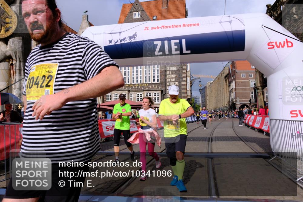 13.09.2026 - 21. swb-Marathon Bremen Tim E. http://msf.ph/oto/10341096 13.09.2026 11:10:52 Ziel 10002, 10169, 10247, 10422, 10719, 10768, 10791, 10890, 11047, 11283, 11298, 11300, 11309, 11583, 11736, 11846, 11957, 11982, 12183, 12227, 12454, 12550 meine-sportfotos.de