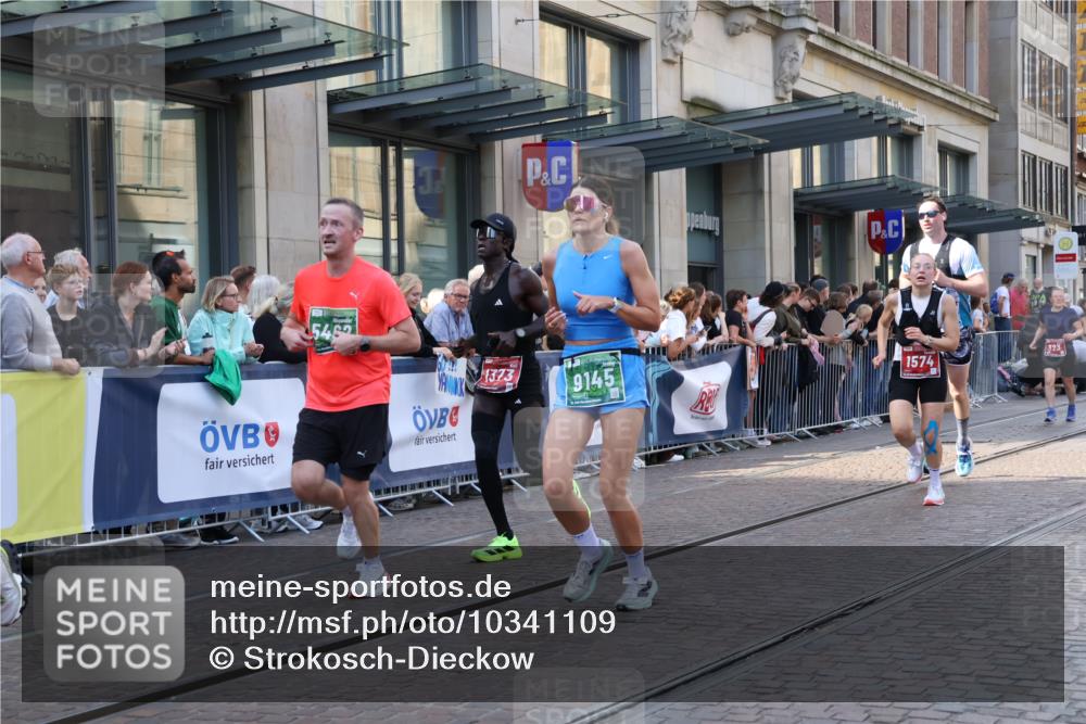 13.09.2026 - 21. swb-Marathon Bremen Strokosch-Dieckow http://msf.ph/oto/10341109 13.09.2026 13:27:39 Ziel 440, 488, 534, 762, 1343, 1456, 1932, 3135, 3480, 3576, 3970, 4106, 4133, 4265, 4744, 5462, 6468, 6522, 7042, 7138, 7358, 7926, 8188, 8351, 8656, 9067, 9145, 9167, 9168, 9494, 13069, 13198, 242, 323, 593, 857, 940, 1006, 1373, 1574, 2345, 2668, 2686, 3013, 3385, 3460, 3496, 3521, 3970, 4421, 4496, 4593, 5081, 5220, 5290, 5358, 5557, 5616, 6067, 6071, 6288, 6306, 7110, 9727, 9760, 13147 meine-sportfotos.de