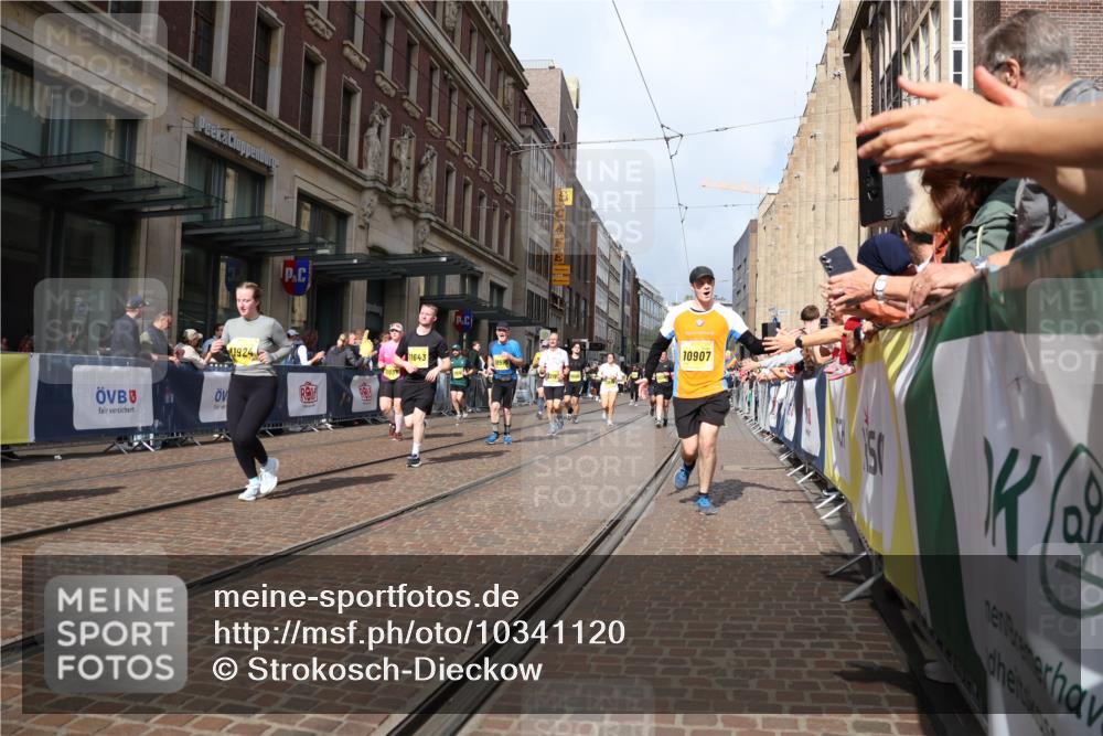 13.09.2026 - 21. swb-Marathon Bremen Strokosch-Dieckow http://msf.ph/oto/10341120 13.09.2026 11:07:30 Ziel 10139, 10363, 10364, 10580, 10595, 10660, 10661, 10674, 10830, 10871, 10907, 10935, 10937, 11037, 11223, 11515, 11643, 11924, 11934, 12024, 12031, 12066, 12097, 12167, 12168, 12194, 12307, 12509, 12511, 12512, 10138, 10205, 10279, 10280, 10488, 10501, 10505, 10695, 10748, 11123, 11246, 11393, 11417, 11600, 11696, 11759, 11767, 11822, 11823, 11865, 11899, 11917, 12020, 12173, 12210, 12255, 12266, 12277 meine-sportfotos.de