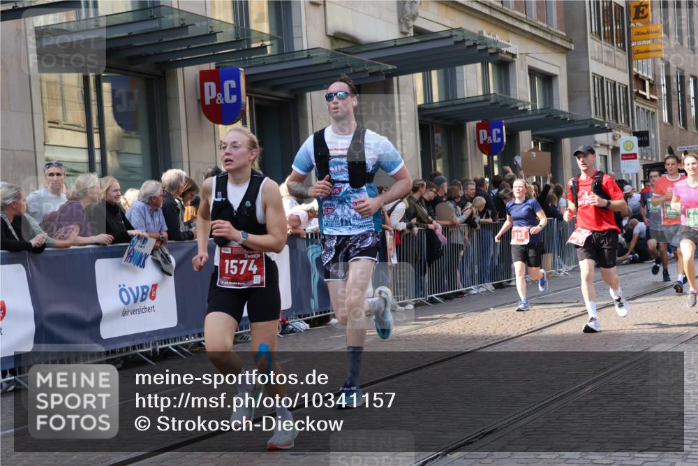 13.09.2026 - 21. swb-Marathon Bremen Strokosch-Dieckow http://msf.ph/oto/10341157 13.09.2026 13:27:41 Ziel 440, 488, 534, 762, 1343, 1456, 3135, 3480, 3576, 4106, 4133, 4265, 4744, 5360, 5462, 6468, 6522, 7042, 7138, 7926, 8188, 8351, 8656, 9067, 9145, 9167, 9168, 9494, 9543, 9881, 13069, 13198, 242, 323, 440, 593, 857, 940, 1006, 1373, 1574, 1932, 2345, 2668, 2686, 3013, 3460, 3496, 3521, 3970, 4421, 4496, 4593, 5081, 5220, 5290, 5358, 5557, 5616, 6067, 6306, 7110, 7138, 7358, 9494, 9727 meine-sportfotos.de