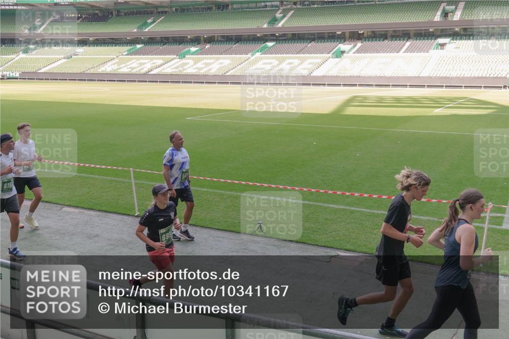 13.09.2026 - 21. swb-Marathon Bremen Michael Burmester http://msf.ph/oto/10341167 13.09.2026 13:22:33 Laufen im Stadion 128, 160, 211, 258, 343, 351, 423, 441, 533, 571, 601, 609, 708, 782, 851, 892, 1060, 1094, 1157, 1158, 1177, 1178, 1259, 1316, 1331, 1344, 1417, 1518, 1657, 1669, 1676, 1691, 1729, 1746, 1788, 1883, 2213, 2290, 2433, 2475, 2504, 2526, 2551, 2619, 2632, 2652, 2660, 2685, 2711, 2828, 2954, 2964, 2995, 3022, 3034, 3144, 3225, 3252, 3347, 3351, 3423, 3505, 3530, 3559, 3682, 3727, 3784, 3819, 4020, 4054, 4231, 4406, 4407, 4431, 4467, 4584, 1506 meine-sportfotos.de
