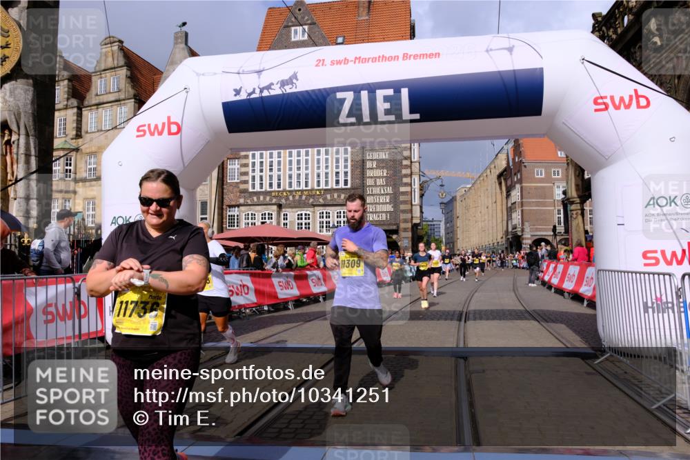 13.09.2026 - 21. swb-Marathon Bremen Tim E. http://msf.ph/oto/10341251 13.09.2026 11:10:56 Ziel 10002, 10247, 10422, 10461, 10462, 10719, 10768, 10791, 10911, 11047, 11283, 11298, 11300, 11309, 11327, 11513, 11583, 11736, 11846, 12183, 12227, 12454 meine-sportfotos.de