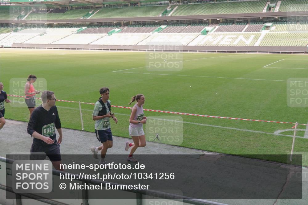 13.09.2026 - 21. swb-Marathon Bremen Michael Burmester http://msf.ph/oto/10341256 13.09.2026 13:22:47 Laufen im Stadion 128, 160, 211, 258, 343, 351, 423, 434, 441, 533, 571, 601, 609, 708, 851, 892, 1060, 1094, 1157, 1177, 1178, 1259, 1331, 1344, 1417, 1518, 1657, 1669, 1691, 1729, 1746, 1788, 1883, 2213, 2290, 2433, 2475, 2504, 2526, 2619, 2632, 2652, 2660, 2685, 2711, 2828, 2954, 2964, 2995, 3022, 3034, 3225, 3252, 3292, 3347, 3351, 3423, 3447, 3505, 3530, 3559, 3682, 3727, 3770, 3784, 3819, 4020, 4054, 4231, 4406, 4407, 4431, 4466, 4467, 4584, 1506 meine-sportfotos.de