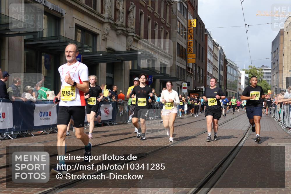 13.09.2026 - 21. swb-Marathon Bremen Strokosch-Dieckow http://msf.ph/oto/10341285 13.09.2026 11:07:33 Ziel 10139, 10580, 10595, 10660, 10661, 10674, 10830, 10871, 10935, 10937, 11037, 11044, 11223, 11378, 11404, 11515, 11643, 11833, 11924, 11934, 11958, 12024, 12031, 12066, 12097, 12194, 12307, 12509, 12511, 12512, 10138, 10205, 10279, 10280, 10363, 10364, 10488, 10501, 10505, 10580, 10695, 10748, 10907, 11123, 11223, 11246, 11417, 11600, 11759, 11767, 11822, 11823, 11865, 11899, 11917, 11924, 11934, 12020, 12167, 12168, 12173, 12210, 12266, 12277 meine-sportfotos.de