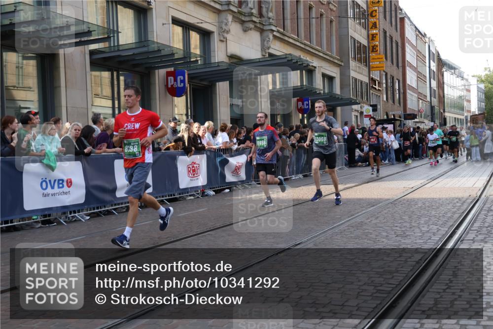 13.09.2026 - 21. swb-Marathon Bremen Strokosch-Dieckow http://msf.ph/oto/10341292 13.09.2026 13:27:44 Ziel 488, 534, 762, 1343, 1456, 3114, 3135, 3334, 3480, 3576, 4106, 4133, 4265, 4506, 5360, 5462, 6182, 6468, 6522, 7042, 7926, 8188, 8656, 9067, 9145, 9167, 9168, 9543, 9738, 9881, 13069, 323, 440, 593, 857, 940, 1006, 1373, 1574, 1932, 2345, 2668, 2686, 3013, 3460, 3521, 3970, 4421, 4496, 4593, 4744, 5081, 5220, 5290, 5358, 5557, 5616, 6067, 6306, 7042, 7110, 7138, 7358, 8351, 9494, 9727, 13198 meine-sportfotos.de