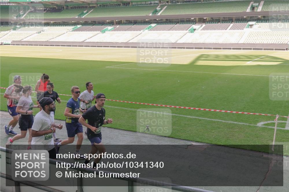 13.09.2026 - 21. swb-Marathon Bremen Michael Burmester http://msf.ph/oto/10341340 13.09.2026 13:22:59 Laufen im Stadion 128, 160, 211, 258, 343, 351, 434, 533, 571, 609, 708, 851, 892, 1060, 1157, 1178, 1259, 1331, 1344, 1417, 1657, 1669, 1691, 1729, 1746, 1788, 1883, 2213, 2286, 2290, 2433, 2445, 2475, 2495, 2504, 2526, 2619, 2632, 2652, 2660, 2685, 2711, 2768, 2936, 2964, 2968, 2995, 3022, 3034, 3225, 3252, 3282, 3292, 3347, 3351, 3364, 3395, 3423, 3447, 3505, 3530, 3559, 3682, 3727, 3770, 3784, 3819, 4020, 4054, 4231, 4406, 4407, 4431, 4466, 4467, 4584, 1506 meine-sportfotos.de