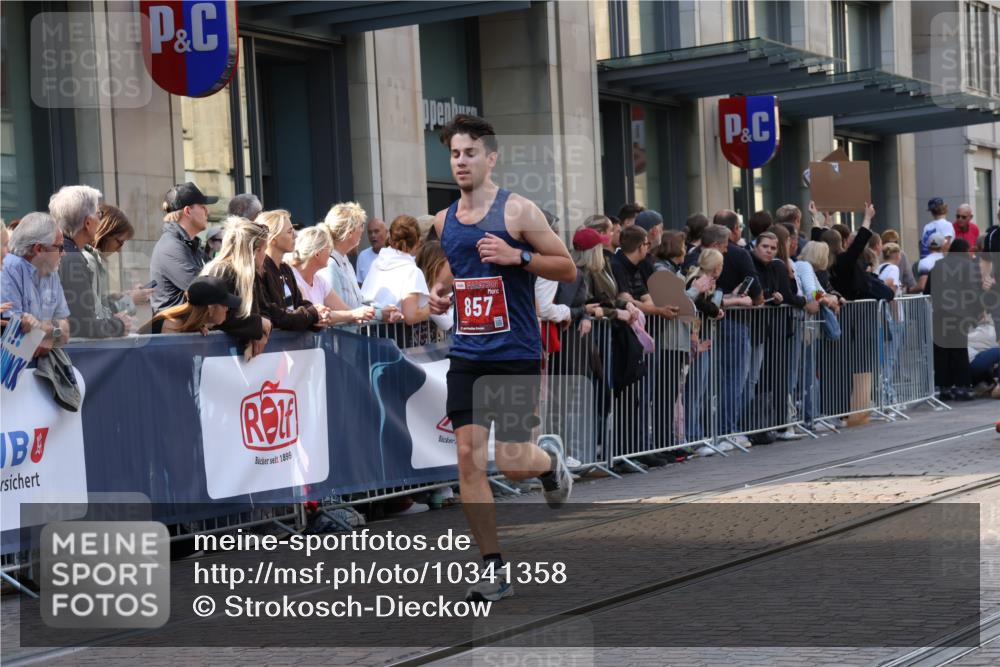 13.09.2026 - 21. swb-Marathon Bremen Strokosch-Dieckow http://msf.ph/oto/10341358 13.09.2026 13:27:47 Ziel 488, 1343, 1456, 2977, 3114, 3334, 3480, 3576, 4106, 4133, 4265, 4506, 5360, 5462, 5889, 6182, 6468, 7926, 8188, 8656, 9067, 9145, 9167, 9168, 9543, 9738, 9881, 13069, 323, 440, 534, 593, 762, 857, 940, 1006, 1373, 1574, 1932, 2345, 2668, 2686, 3013, 3135, 3460, 3521, 3970, 4106, 4133, 4421, 4496, 4593, 4744, 5081, 5220, 5290, 5557, 5616, 6067, 6306, 6522, 7042, 7110, 7138, 7358, 8351, 9494, 9727, 13198 meine-sportfotos.de