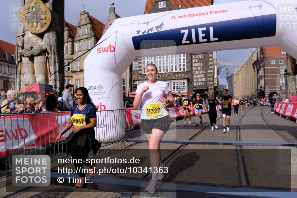13.09.2026 - 21. swb-Marathon Bremen Tim E. http://msf.ph/oto/10341363 13.09.2026 11:11:02 Ziel 10148, 10163, 10461, 10462, 10547, 10768, 10911, 11047, 11283, 11298, 11309, 11327, 11335, 11465, 11513, 11583, 11736, 11756, 11846, 12183 meine-sportfotos.de