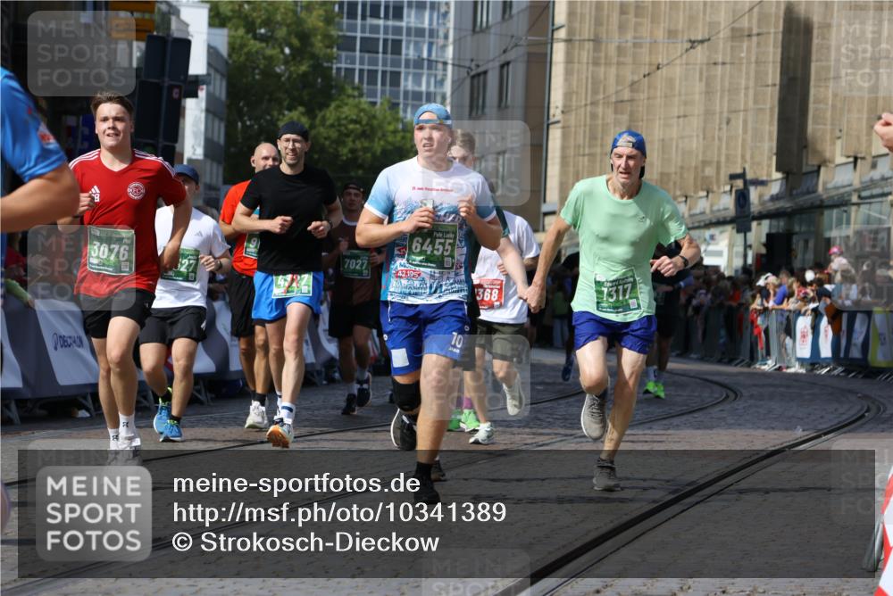 13.09.2026 - 21. swb-Marathon Bremen Strokosch-Dieckow http://msf.ph/oto/10341389 13.09.2026 13:26:51 Ziel 1368, 1649, 2658, 2779, 3526, 3603, 4077, 5747, 5992, 6230, 6375, 6548, 6639, 7626, 9260, 13195, 531, 946, 1493, 1494, 2089, 2454, 3076, 3302, 3510, 3527, 4327, 4397, 4563, 5689, 5943, 6455, 7027, 7072, 7246, 7317, 8303, 9150, 9511, 9854, 9878 meine-sportfotos.de