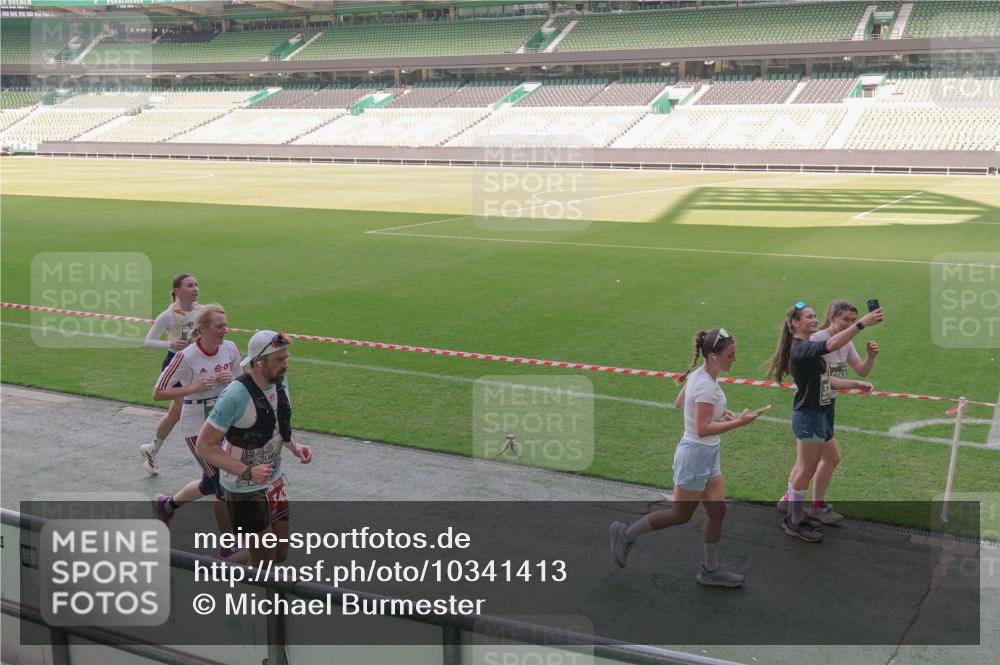 13.09.2026 - 21. swb-Marathon Bremen Michael Burmester http://msf.ph/oto/10341413 13.09.2026 13:23:10 Laufen im Stadion 128, 137, 160, 182, 211, 324, 343, 351, 434, 533, 571, 609, 708, 721, 743, 851, 892, 1157, 1178, 1259, 1331, 1344, 1417, 1597, 1598, 1657, 1669, 1691, 1729, 1746, 1788, 1883, 2213, 2286, 2290, 2433, 2445, 2475, 2495, 2503, 2504, 2526, 2619, 2632, 2652, 2660, 2685, 2711, 2768, 2936, 2964, 2968, 3252, 3282, 3288, 3289, 3292, 3347, 3351, 3364, 3395, 3423, 3447, 3505, 3530, 3559, 3682, 3727, 3770, 3784, 3819, 4020, 4054, 4231, 4406, 4407, 4431, 4466, 4467, 4584, 1506 meine-sportfotos.de