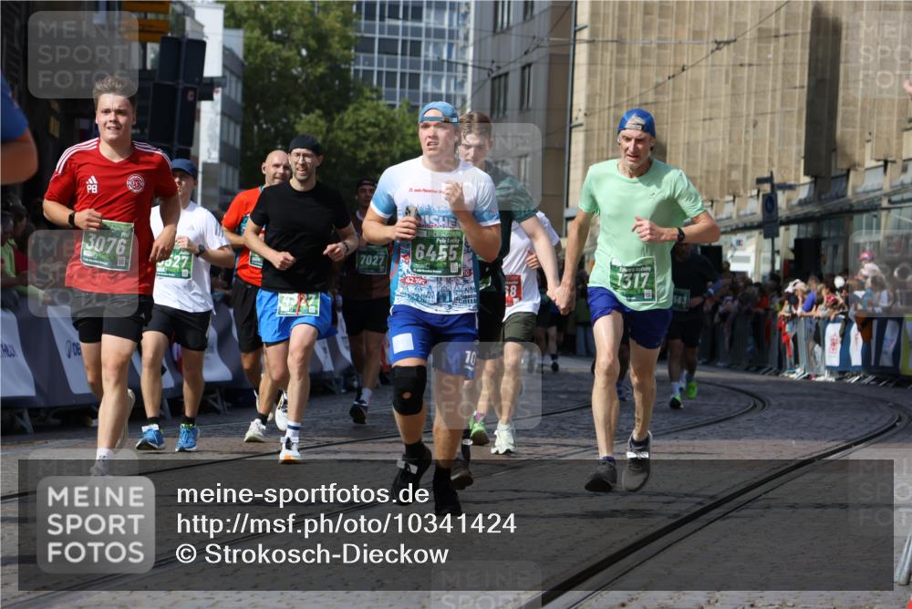 13.09.2026 - 21. swb-Marathon Bremen Strokosch-Dieckow http://msf.ph/oto/10341424 13.09.2026 13:26:51 Ziel 1368, 1649, 2658, 2779, 3526, 3603, 4077, 5747, 5992, 6230, 6375, 6548, 6639, 7626, 9260, 13195, 531, 946, 1493, 1494, 2089, 2454, 3076, 3302, 3510, 3527, 4327, 4397, 4563, 5689, 5943, 6455, 7027, 7072, 7246, 7317, 8303, 9150, 9511, 9854, 9878 meine-sportfotos.de