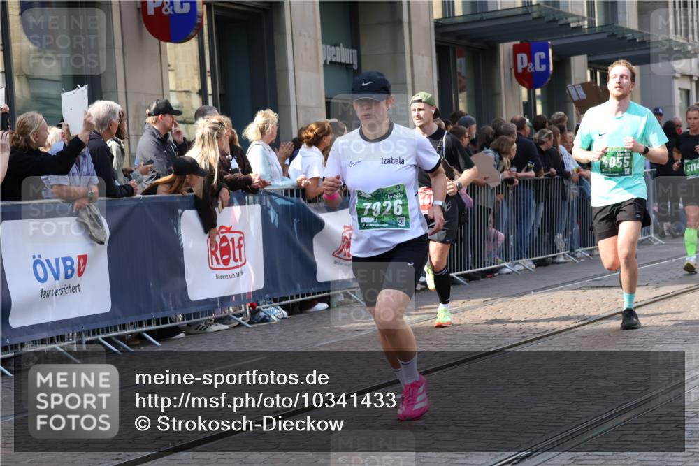 13.09.2026 - 21. swb-Marathon Bremen Strokosch-Dieckow http://msf.ph/oto/10341433 13.09.2026 13:27:50 Ziel 488, 1343, 1456, 1460, 2977, 3114, 3334, 3480, 4506, 5250, 5360, 5462, 5889, 6182, 7926, 8188, 8656, 9067, 9145, 9167, 9168, 9543, 9738, 9881, 13069, 323, 440, 534, 762, 857, 940, 1006, 1456, 1574, 1932, 2345, 2668, 2686, 3013, 3135, 3460, 3521, 3576, 3970, 4106, 4133, 4265, 4421, 4496, 4593, 4744, 5081, 5462, 5557, 6067, 6468, 6522, 7042, 7138, 7358, 8351, 9067, 9494, 9727, 13198 meine-sportfotos.de