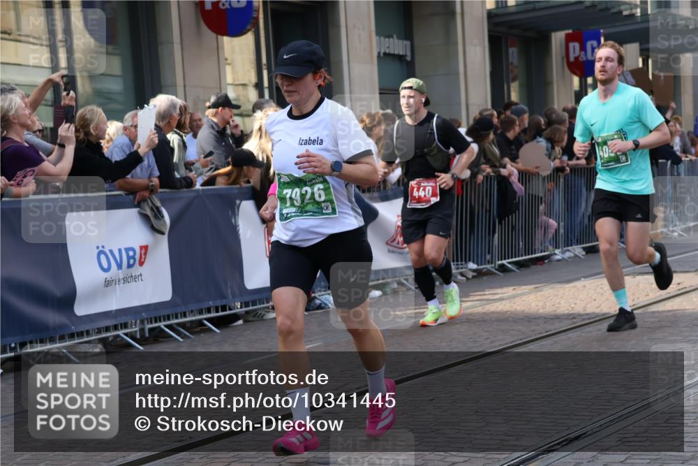 13.09.2026 - 21. swb-Marathon Bremen Strokosch-Dieckow http://msf.ph/oto/10341445 13.09.2026 13:27:51 Ziel 488, 1343, 1460, 2977, 3114, 3334, 3480, 4506, 5250, 5360, 5889, 6182, 7926, 8188, 8656, 9145, 9167, 9168, 9543, 9738, 9881, 13069, 323, 440, 488, 534, 762, 857, 940, 1006, 1456, 1932, 2668, 2686, 3013, 3135, 3460, 3521, 3576, 3970, 4106, 4133, 4265, 4421, 4496, 4593, 4744, 5081, 5462, 5557, 6067, 6468, 6522, 7042, 7138, 7358, 8351, 9067, 9494, 9727, 13198 meine-sportfotos.de