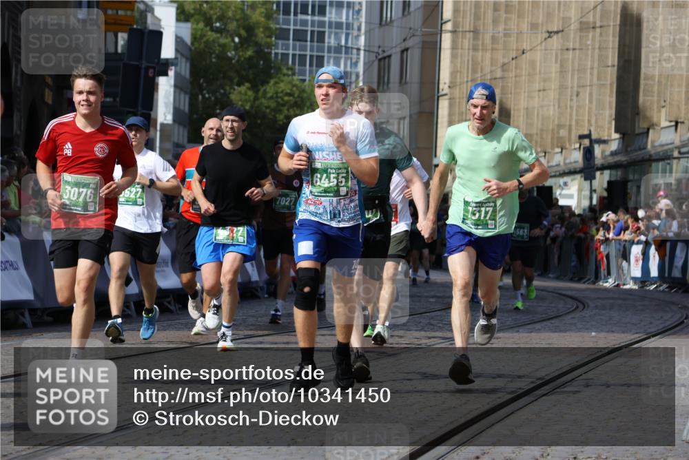 13.09.2026 - 21. swb-Marathon Bremen Strokosch-Dieckow http://msf.ph/oto/10341450 13.09.2026 13:26:51 Ziel 1368, 1649, 2658, 2779, 3526, 3603, 4077, 5747, 5992, 6230, 6375, 6548, 6639, 7626, 9260, 13195, 531, 946, 1493, 1494, 2089, 2454, 3076, 3302, 3510, 3527, 4327, 4397, 4563, 5689, 5943, 6455, 7027, 7072, 7246, 7317, 8303, 9150, 9511, 9854, 9878 meine-sportfotos.de