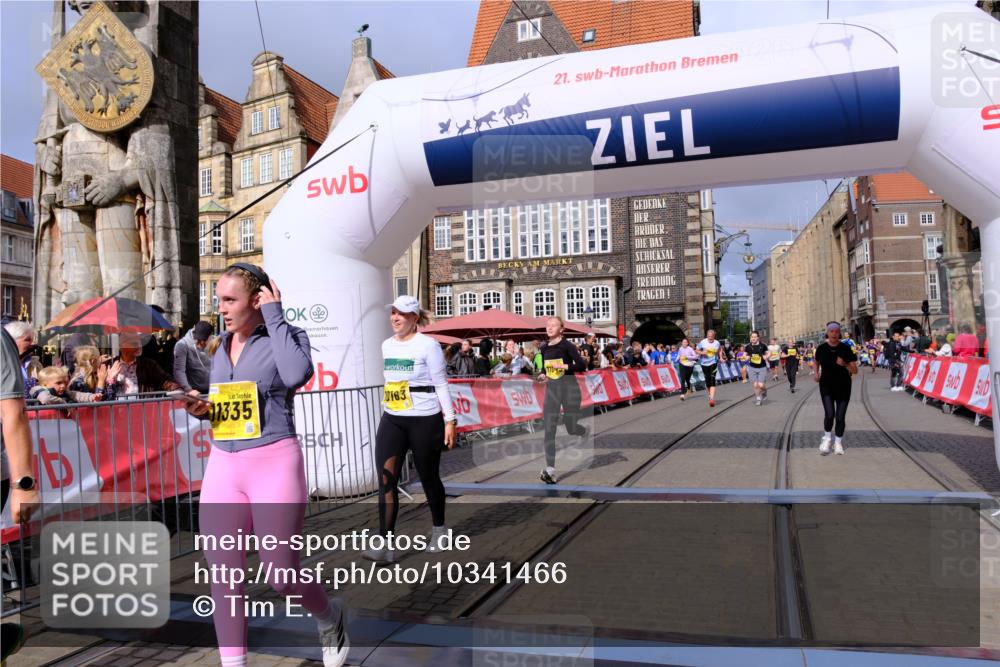 13.09.2026 - 21. swb-Marathon Bremen Tim E. http://msf.ph/oto/10341466 13.09.2026 11:11:11 Ziel 10148, 10163, 10461, 10462, 10527, 10547, 10653, 10792, 10841, 10911, 11043, 11047, 11237, 11327, 11335, 11465, 11483, 11513, 11691, 11756, 11846, 11993, 12401 meine-sportfotos.de