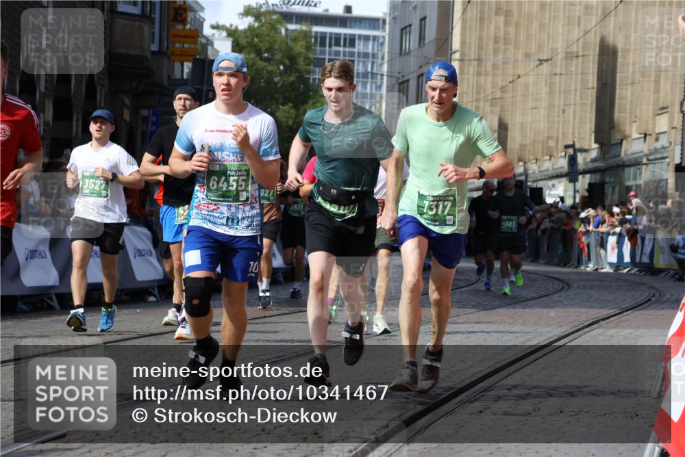 13.09.2026 - 21. swb-Marathon Bremen Strokosch-Dieckow http://msf.ph/oto/10341467 13.09.2026 13:26:52 Ziel 1368, 1649, 2658, 2779, 3526, 3603, 4077, 5747, 5992, 6289, 6375, 6548, 6639, 7626, 9260, 13195, 531, 946, 1493, 1494, 2089, 2454, 3076, 3302, 3510, 3527, 4121, 4327, 4397, 4563, 5689, 5943, 6455, 7027, 7072, 7246, 7317, 9150, 9511, 9854, 9878 meine-sportfotos.de