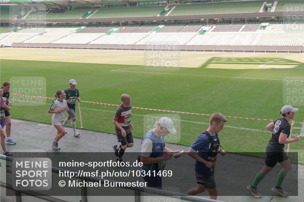 13.09.2026 - 21. swb-Marathon Bremen Michael Burmester http://msf.ph/oto/10341469 13.09.2026 13:23:20 Laufen im Stadion 128, 137, 160, 182, 211, 324, 343, 434, 533, 571, 609, 708, 721, 743, 892, 1157, 1178, 1259, 1273, 1331, 1417, 1597, 1598, 1657, 1669, 1691, 1746, 1788, 1883, 1944, 2213, 2252, 2286, 2290, 2433, 2445, 2465, 2475, 2495, 2503, 2504, 2526, 2619, 2632, 2660, 2685, 2711, 2768, 2936, 2964, 2968, 3252, 3282, 3288, 3289, 3292, 3312, 3347, 3351, 3364, 3395, 3423, 3447, 3505, 3530, 3559, 3682, 3727, 3770, 3784, 3819, 4020, 4054, 4231, 4406, 4407, 4431, 4466, 4467, 4584, 1506 meine-sportfotos.de