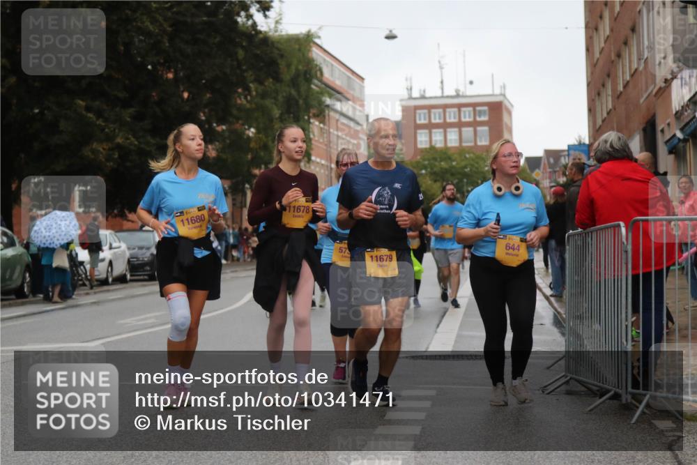 13.09.2026 - Kiel Lauf Markus Tischler http://msf.ph/oto/10341471 13.09.2026 11:13:05 Fleethörn 11, 39, 11680, 11678, 57, 11679, 21, 1, 38, 644 meine-sportfotos.de