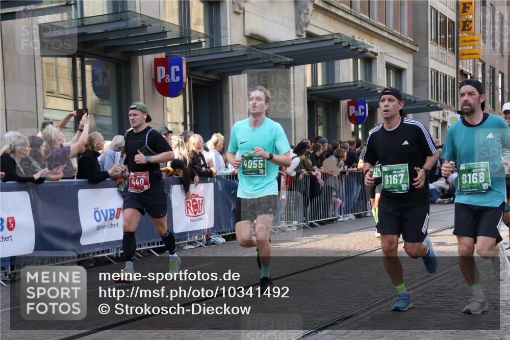13.09.2026 - 21. swb-Marathon Bremen Strokosch-Dieckow http://msf.ph/oto/10341492 13.09.2026 13:27:52 Ziel 178, 210, 1343, 1460, 2047, 2977, 3114, 3334, 3480, 3597, 4506, 5250, 5360, 5889, 6182, 7926, 8188, 8656, 9145, 9167, 9168, 9543, 9738, 9881, 13069, 323, 440, 488, 534, 762, 857, 1006, 1456, 1932, 2668, 2686, 3013, 3135, 3460, 3521, 3576, 3970, 4106, 4133, 4265, 4421, 4496, 4593, 4744, 5081, 5462, 5557, 6067, 6468, 6522, 7042, 7138, 7358, 8188, 8351, 9067, 9145, 9494, 9727, 13198 meine-sportfotos.de